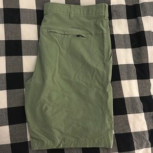 Men’s Voyager Flex 10” Chino Shorts